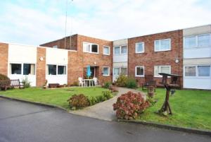 Exterior shot of the rear gardens at Stansfield Court