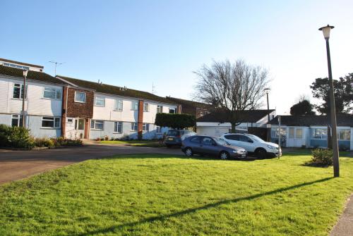 External photograph of the front of Willalla House